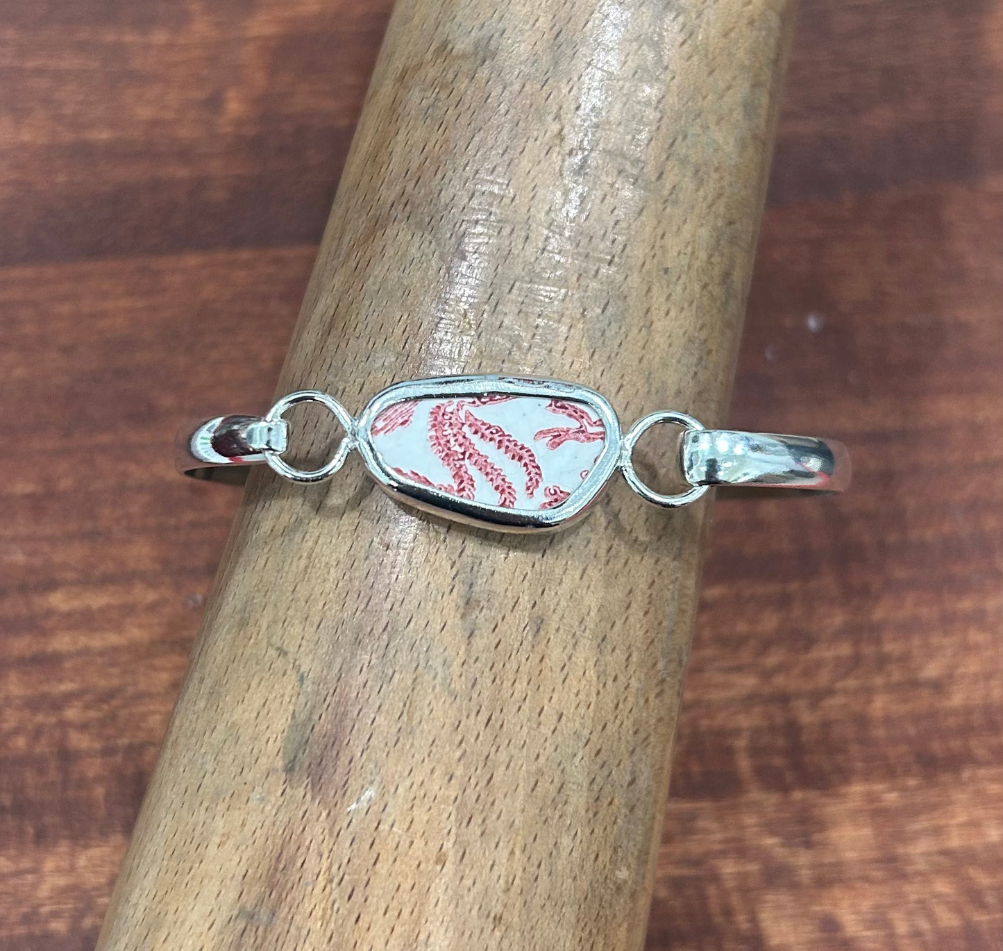 Red Feathers Chaney Bracelet