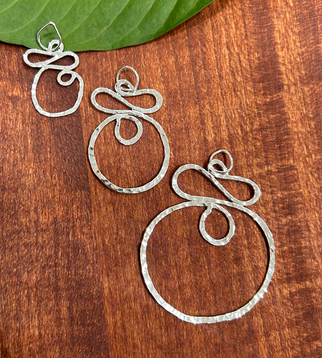 Twist & Turn Pendant