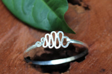 Load image into Gallery viewer, Tsunami Bracelet
