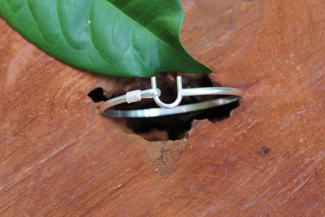 3mm Crucian Hook Bracelet