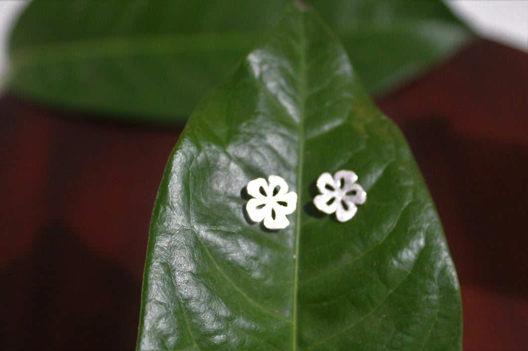 Tiny Kool Flower Studs